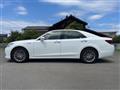 2013 Toyota Crown Hybrid