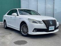 2013 Toyota Crown Hybrid