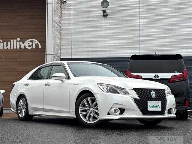 2013 Toyota Crown Hybrid