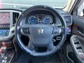 2013 Toyota Crown Hybrid