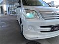2004 Toyota Noah