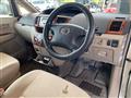 2004 Toyota Noah