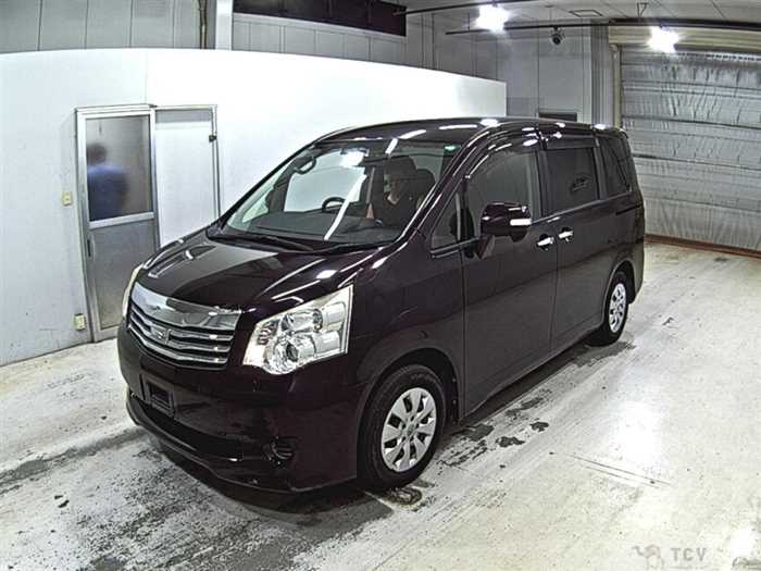 2013 Toyota Noah