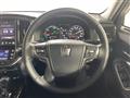 2017 Toyota Crown Hybrid