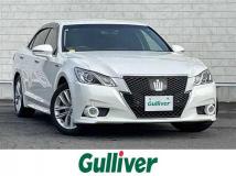 2013 Toyota Crown Hybrid