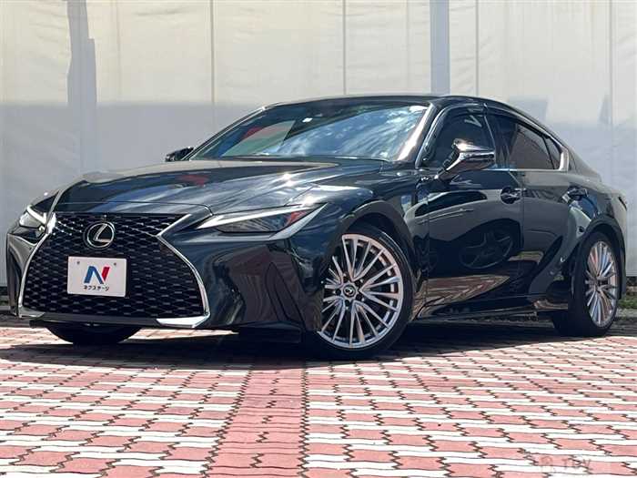 2021 Lexus IS