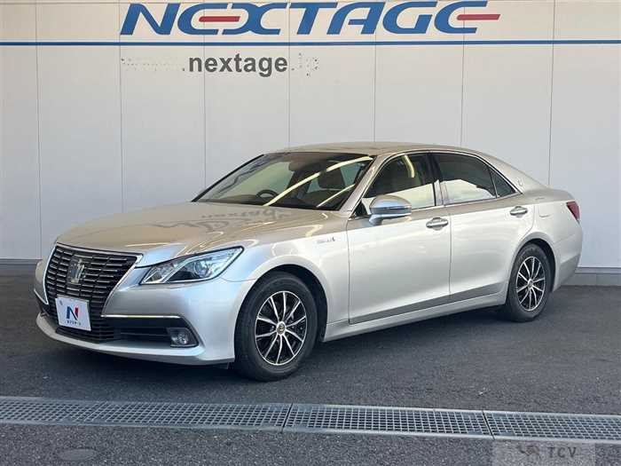 2013 Toyota Crown Hybrid