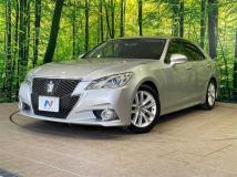 2013 Toyota Crown Hybrid