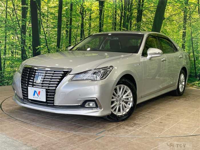 2016 Toyota Crown Hybrid