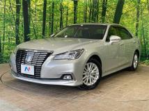 2016 Toyota Crown Hybrid