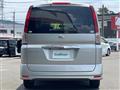 2009 Nissan Serena