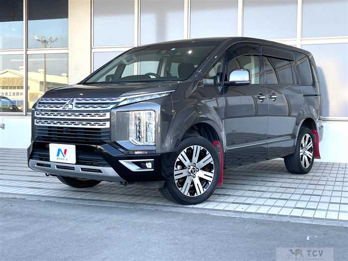 2019 Mitsubishi Delica D5