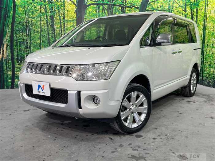 2011 Mitsubishi Delica D5