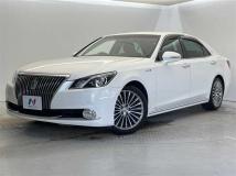 2014 Toyota Crown Majesta