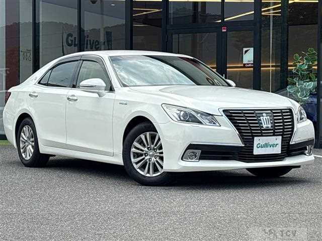 2013 Toyota Crown Hybrid