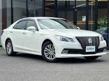 2013 Toyota Crown Hybrid
