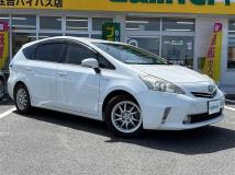 2013 Toyota PRIUS α