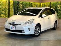 2013 Toyota PRIUS α