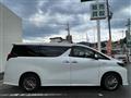 2018 Toyota Alphard Hybrid