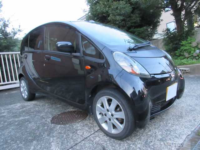 2011 Mitsubishi i
