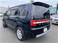 2011 Mitsubishi Delica D5