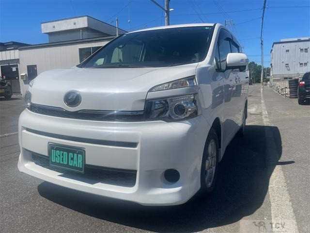 2013 Toyota Voxy