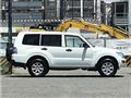 2017 Mitsubishi Pajero