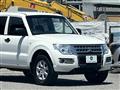 2017 Mitsubishi Pajero