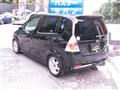 2000 Daihatsu YRV