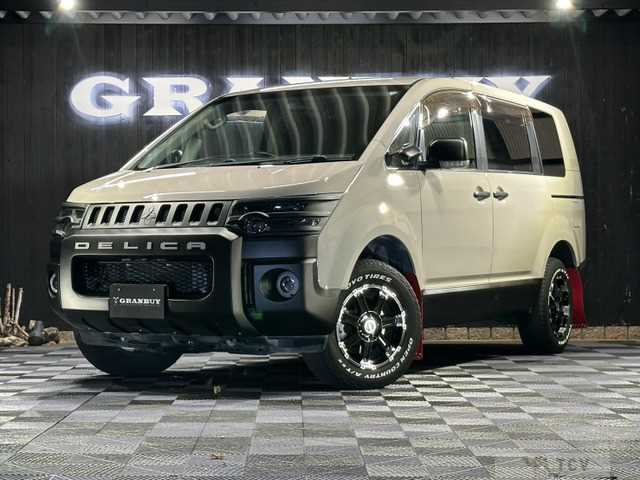 2015 Mitsubishi Delica D5
