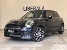 2022 BMW MINI