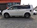 2012 Mitsubishi Delica D5