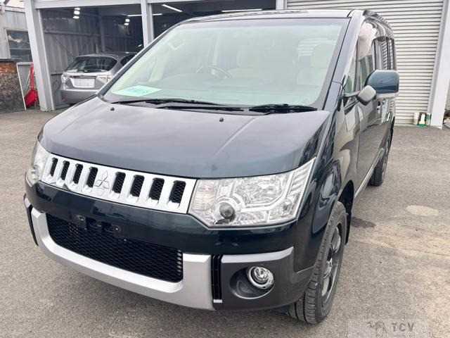 2010 Mitsubishi Delica D5