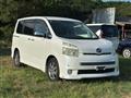 2010 Toyota Voxy
