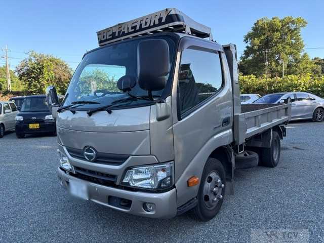 2017 Hino Dutro