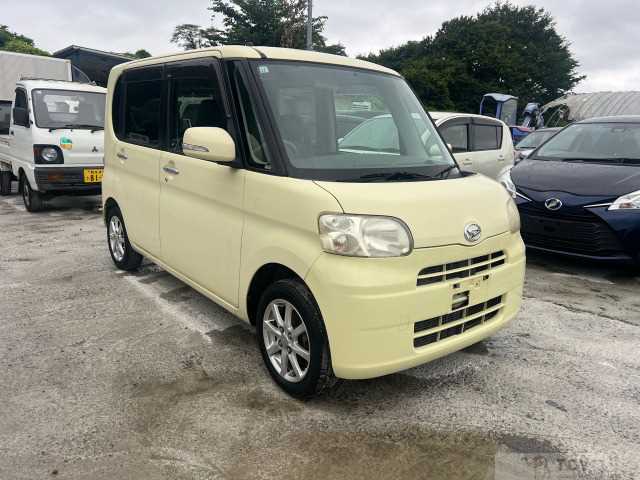 2011 Daihatsu Tanto