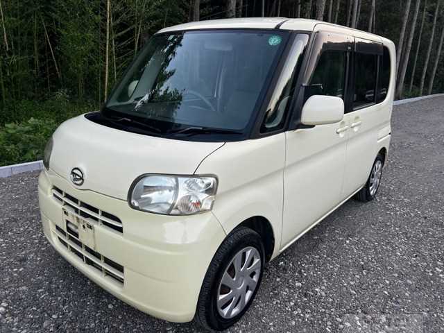 2011 Daihatsu Tanto