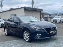 2016 Mazda Axela