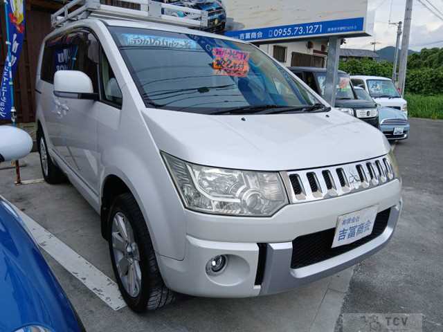2011 Mitsubishi Delica D5