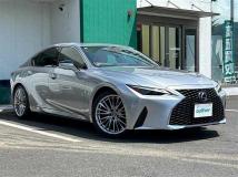 2021 Lexus IS
