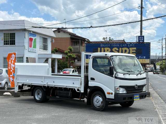 2011 Hino Dutro