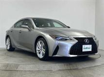 2021 Lexus IS