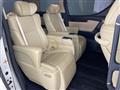 2017 Toyota Alphard Hybrid