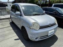 2005 Toyota Sienta