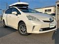 2013 Toyota PRIUS α