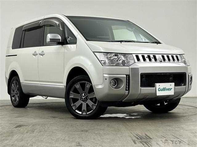 2019 Mitsubishi Delica D5