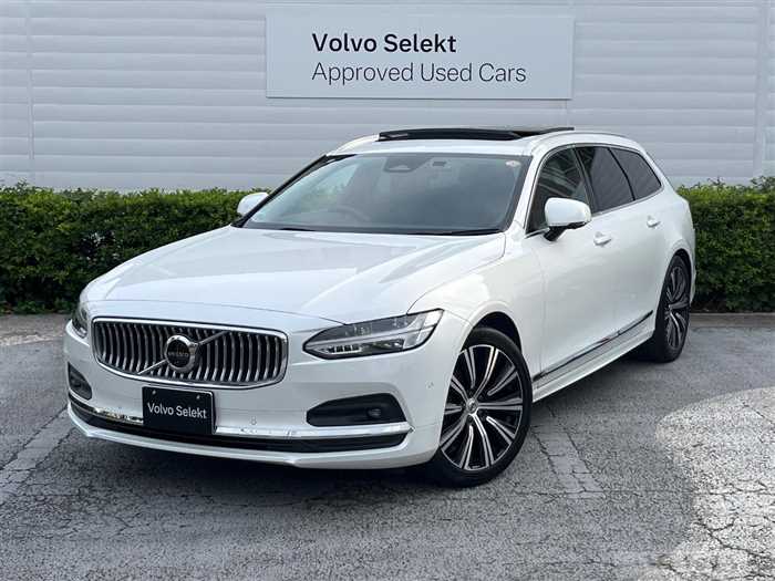 2022 Volvo V90