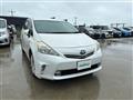 2013 Toyota PRIUS α