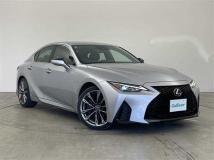 2021 Lexus IS