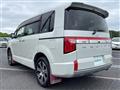 2019 Mitsubishi Delica D5
